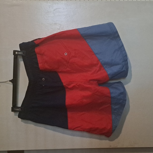 Mens 8" Solid Volley Swim Trunks Size: Medium Item# 506896A51 New w/o tags - Picture 2 of 8